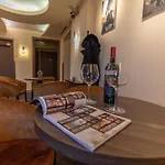 City Hotel