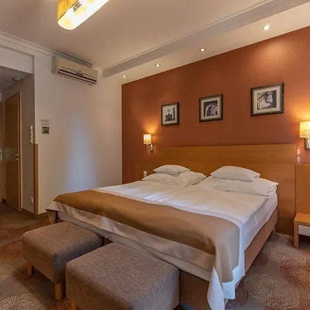 City Hotel 3*